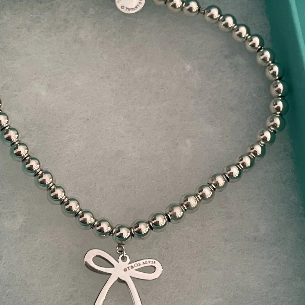 ❗️sold❗️Tiffany & Co mini bow bracelet - Picture 4 of 6